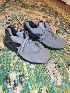Nike Air Huarache Dark Grey Mesh Upper Sneakers, Size 7 Youth